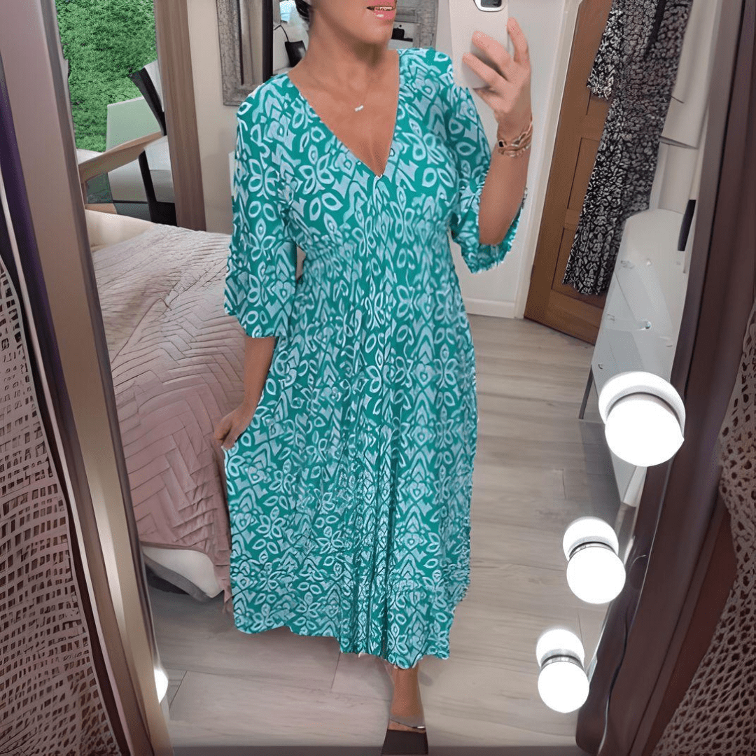 Volně střižené Boho šaty s výstřihem do V a grafickým vzorem – délka ke kotníkům