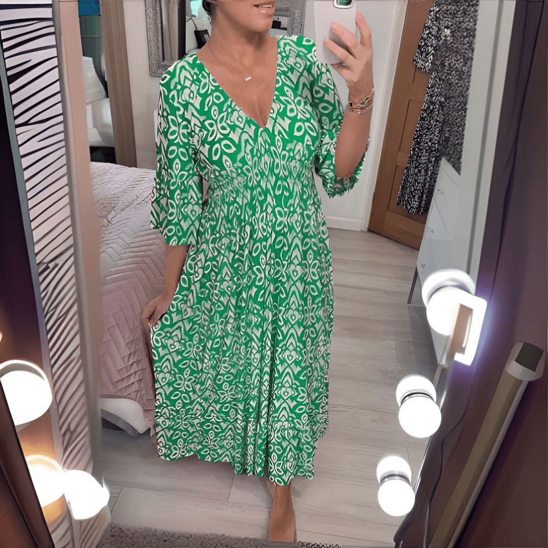 Volně střižené Boho šaty s výstřihem do V a grafickým vzorem – délka ke kotníkům